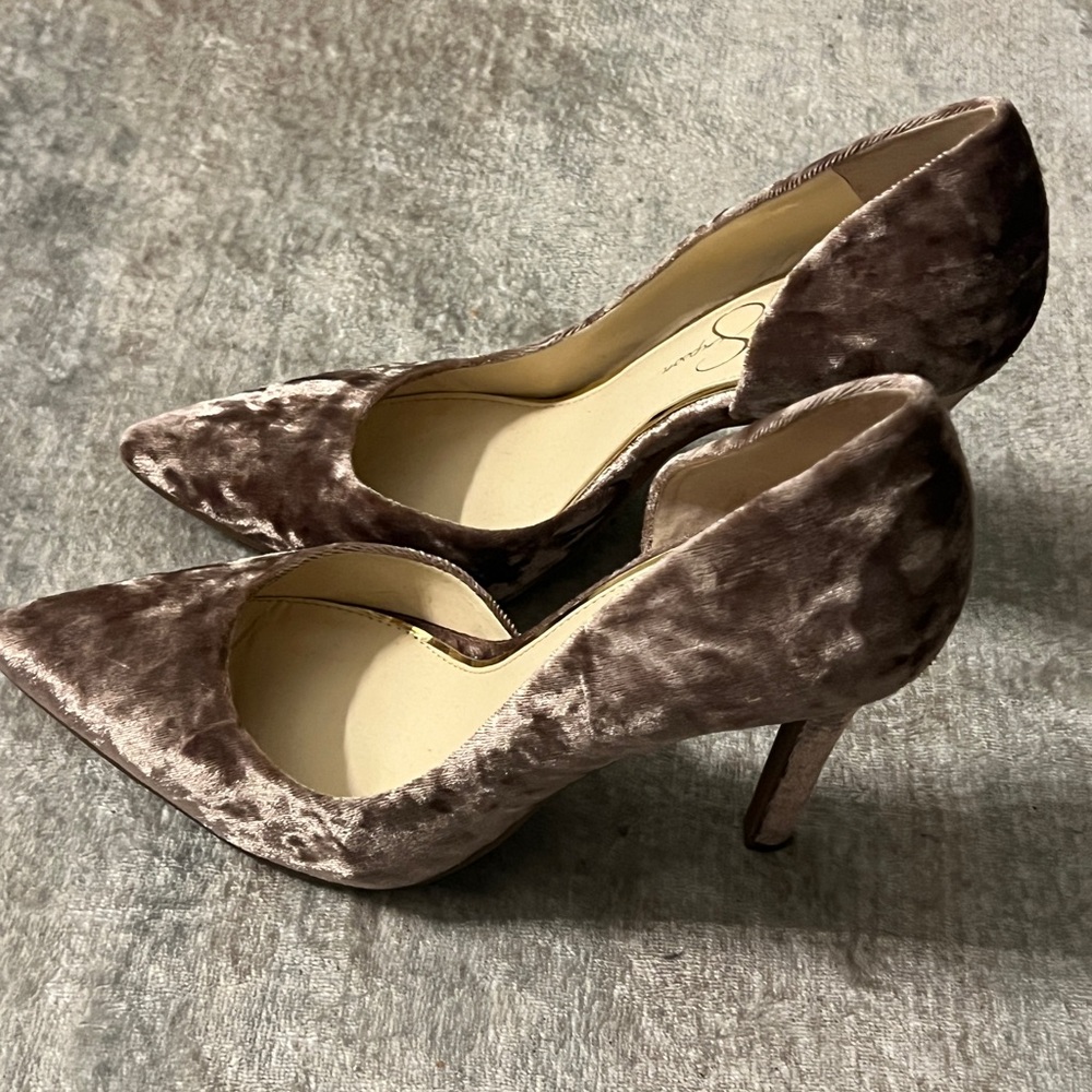 Jessica Simpson mauve velvet cashmere size 9